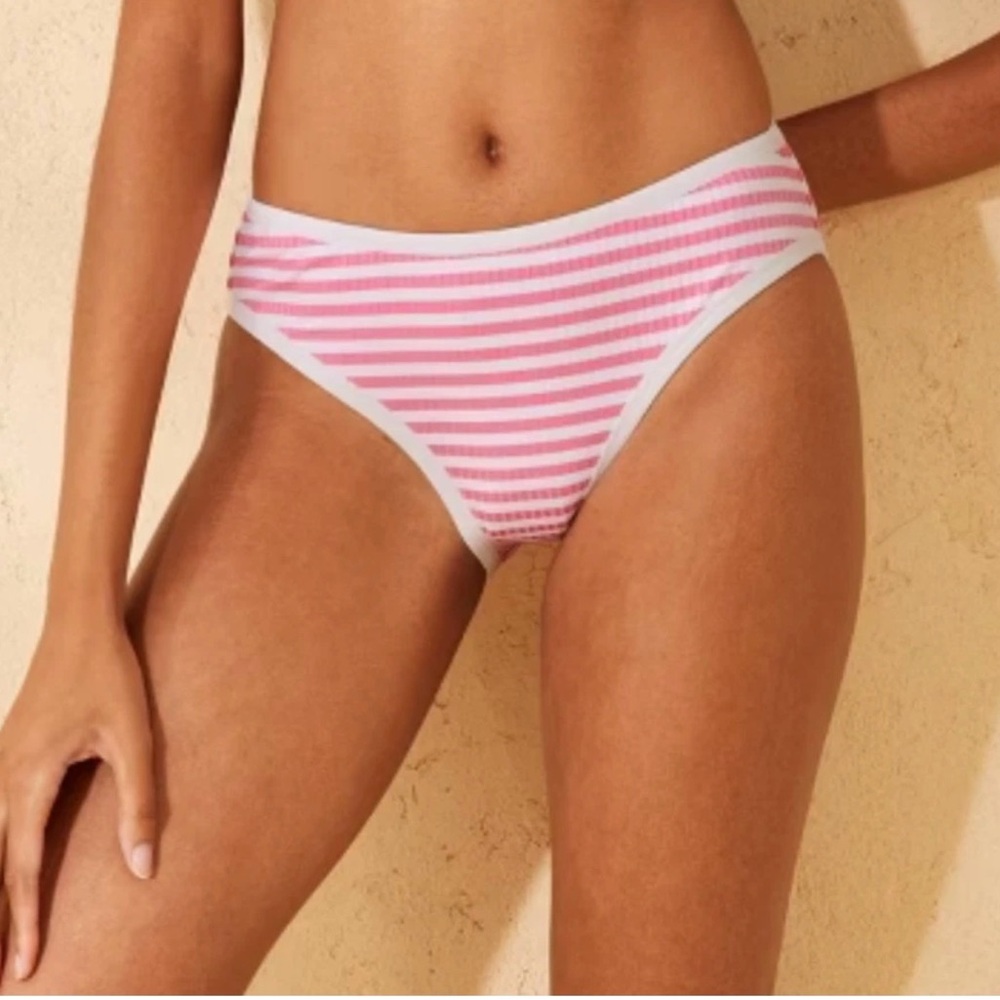 Shade & Shore Women's Striped Medium Coverage Hipster Bikini Bottom
Medium 
NWT